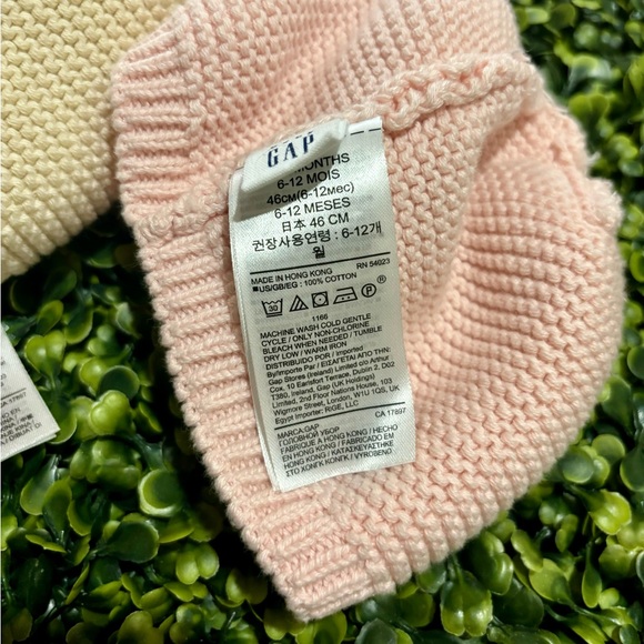 Set of 2 BABY GAP Hats - Picture 2 of 2